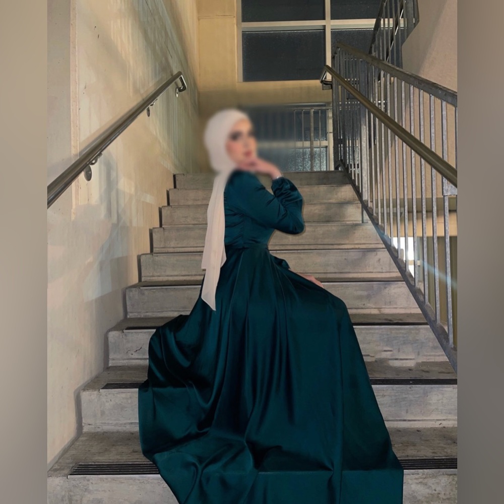 Maxi satin dress long sleeve